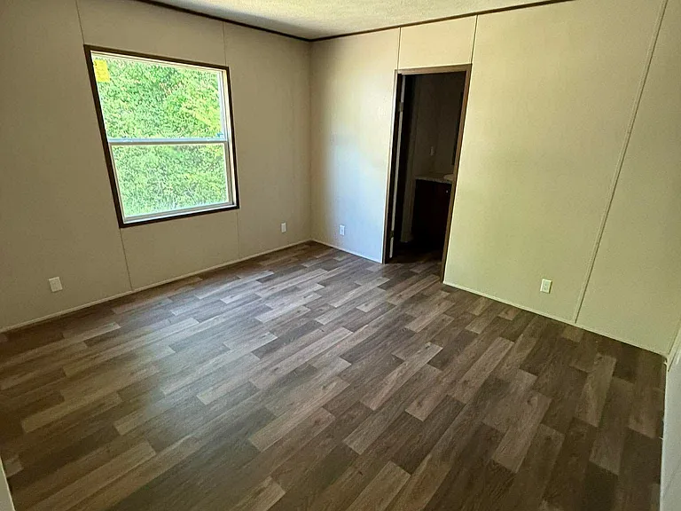 80 Bj Ln — Photo 5