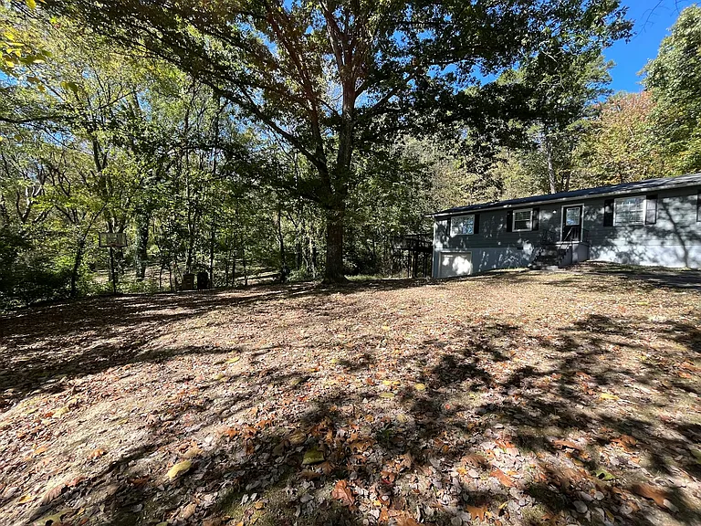 2205 Ridgecrest Dr — Photo 13