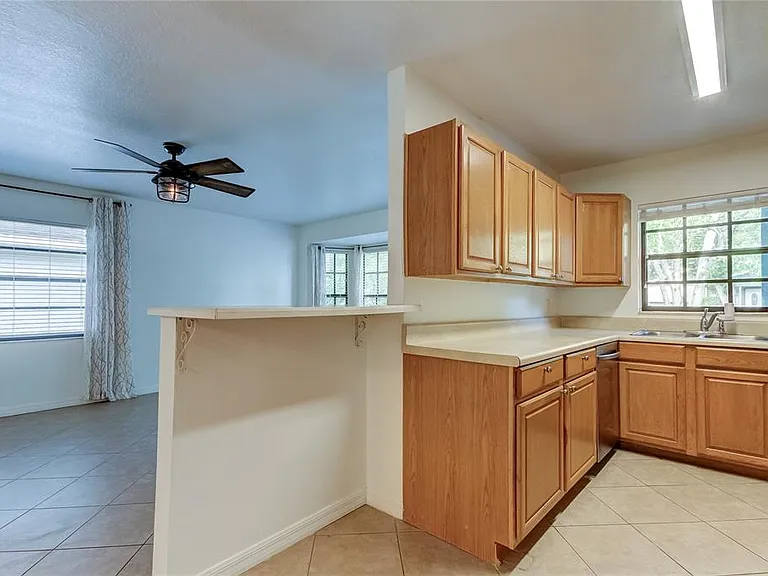 7604 S Sherrill St — Photo 6