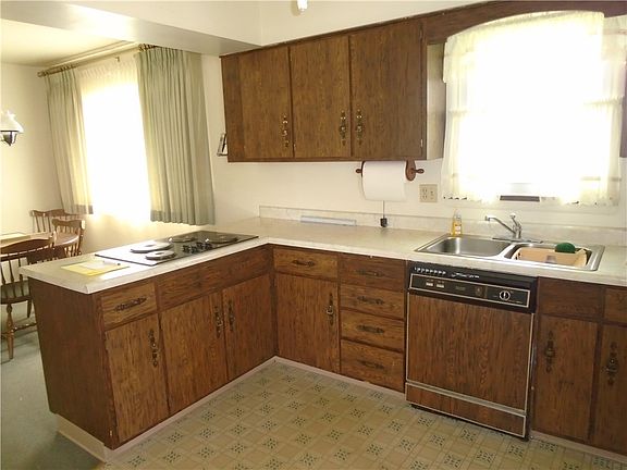 3rd image of 1201 Saint Clair St