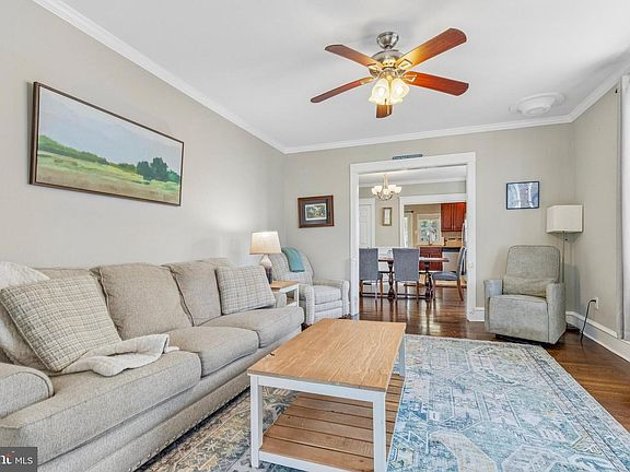 5th image of 747 Tennis Ave
