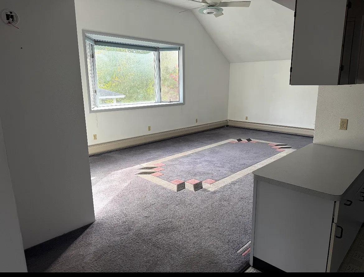 36 Acre Pl — Photo 3