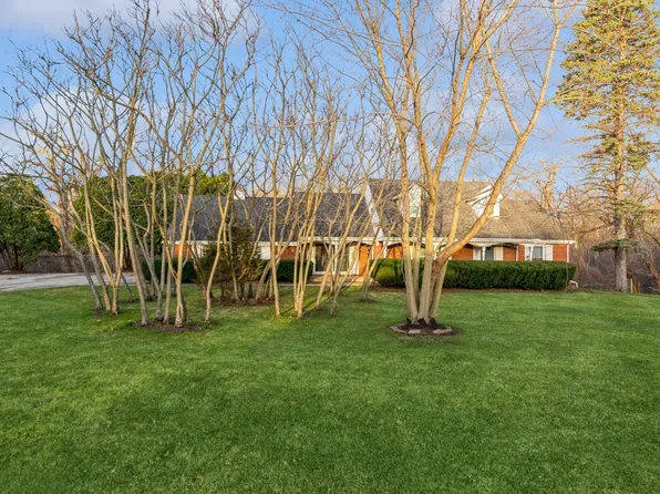 1701 Cass Ave, Libertyville, IL 60048