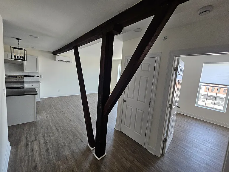 406 Main St #4 — Photo 10