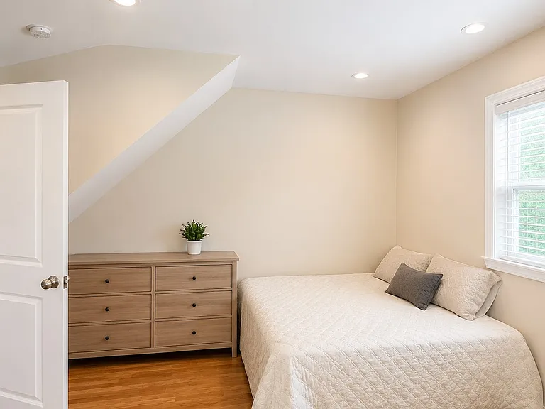25 Lothrop St #2 — Photo 10