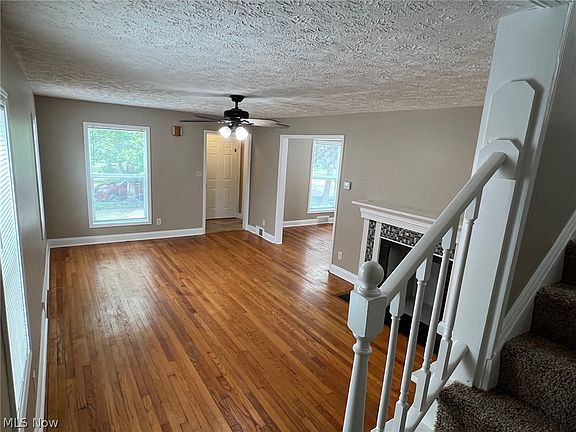 3rd image of 261 E 210th St