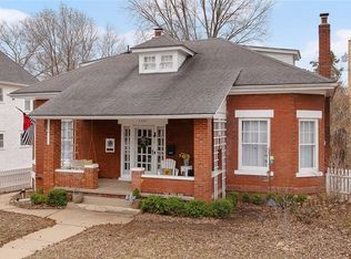 1805 South St, Lexington, MO 64067