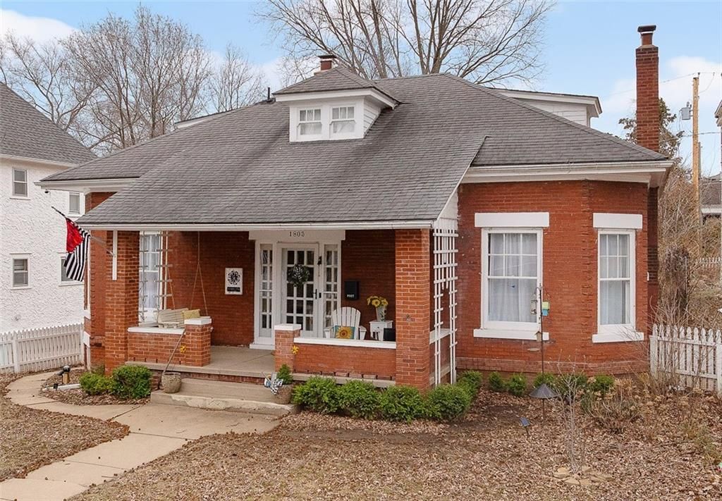1805 South St, Lexington, MO, Lexington