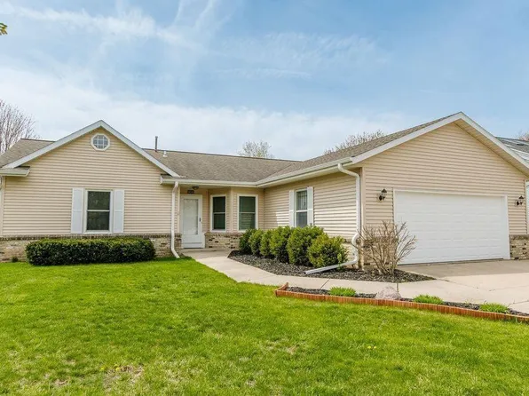 16245 West Mayflower DRIVE, New Berlin, WI 53151