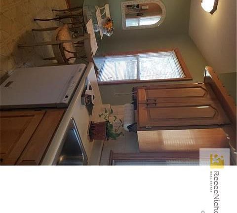 2nd image of 11009 Oak St