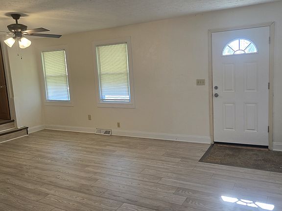 3rd image of 415 Kansas Ave