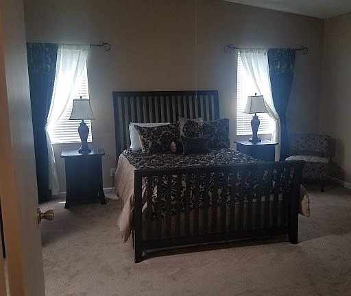 4th image of 701 Tangerine Dr