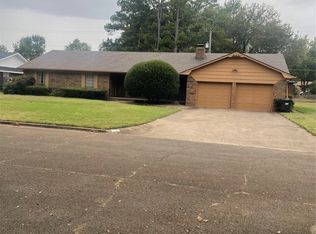 715 S Michigan Ave, Cushing, OK 74023