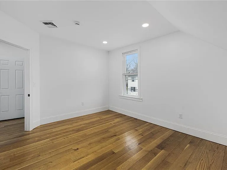 30 Cypress St #3 — Photo 20