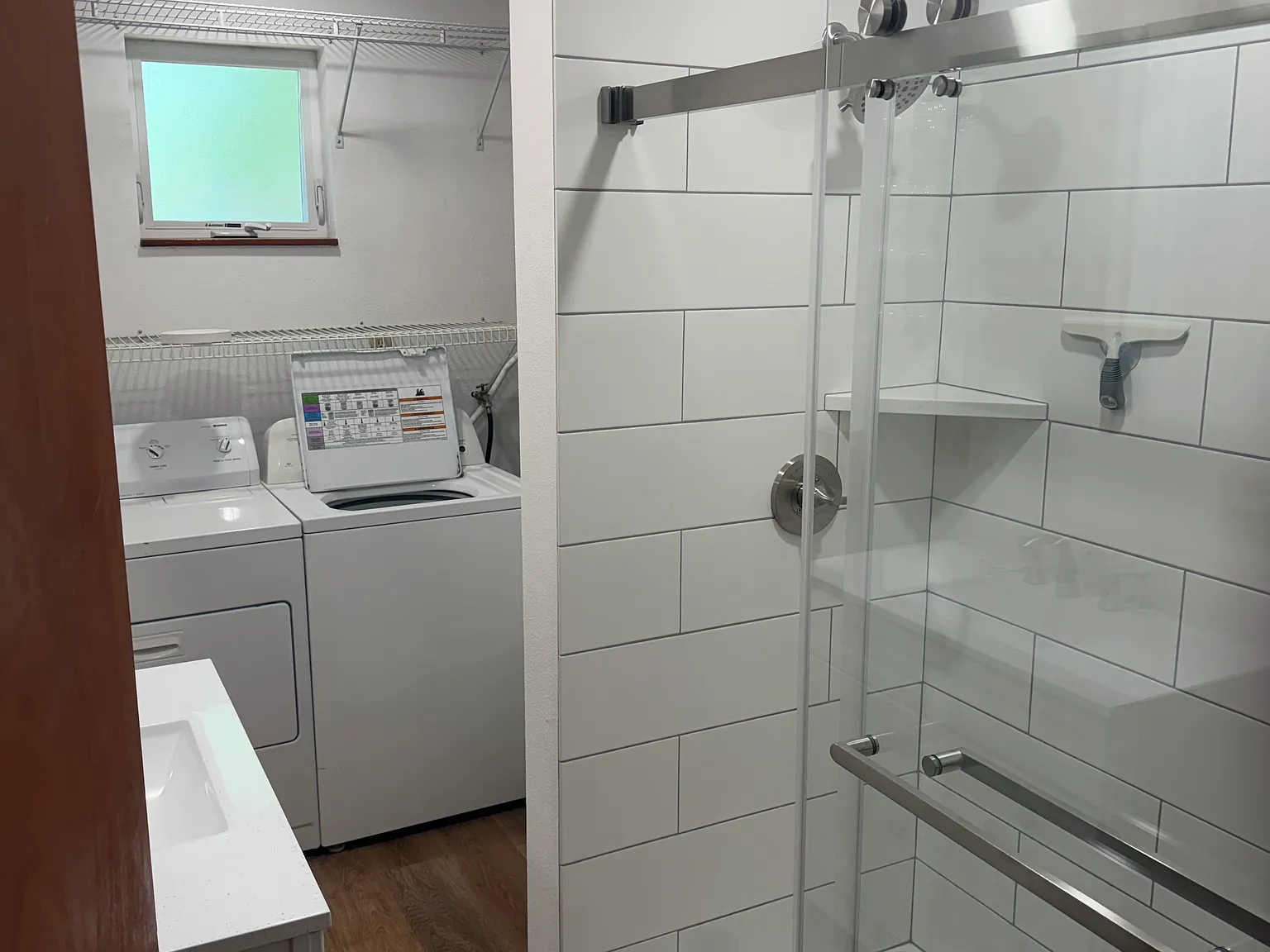 3 bed, 900 sqft, $2,200 — Photo 2