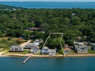 298 E Montauk Hwy, Hampton Bays, NY 11946