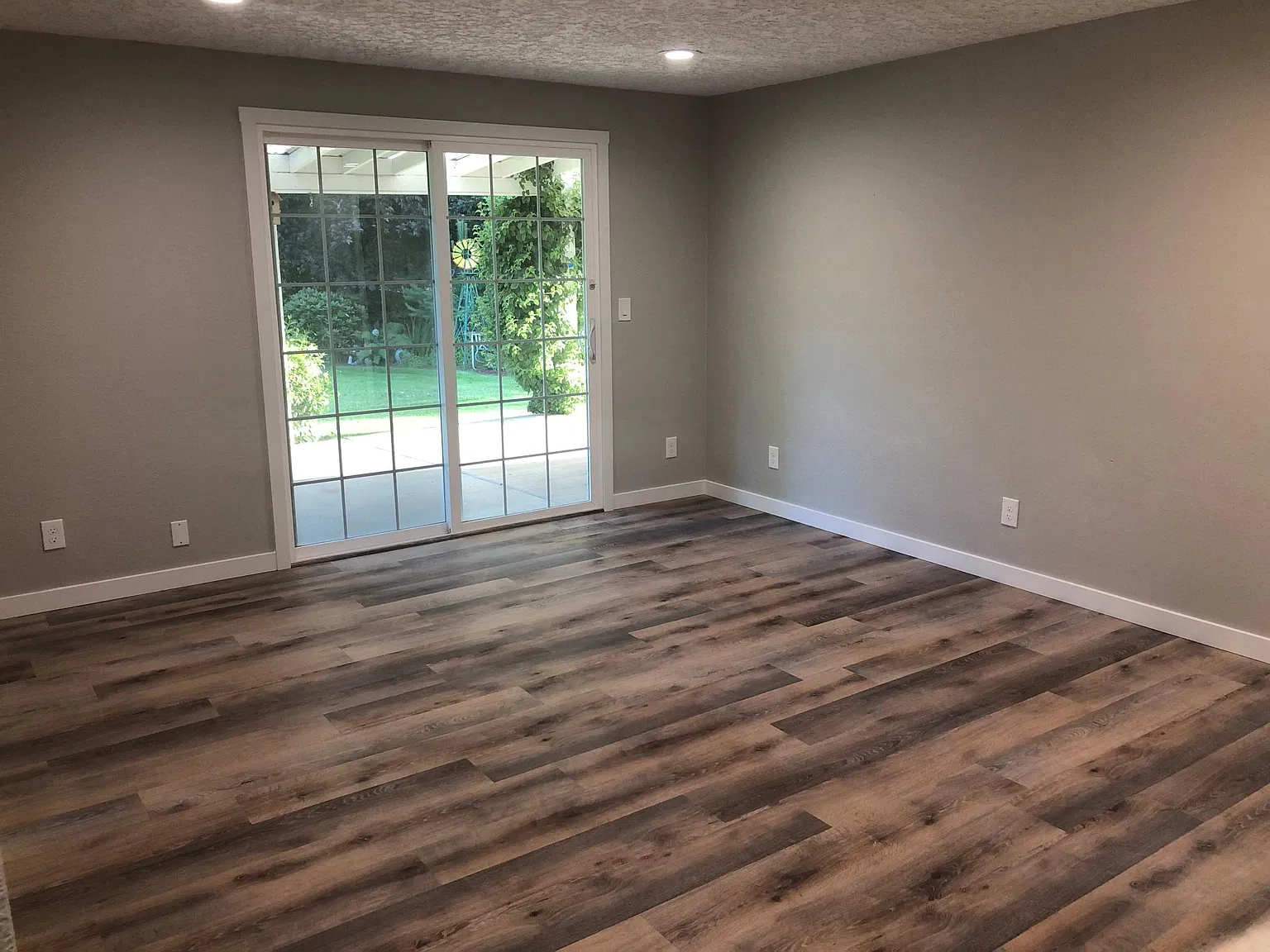 3 bed, 1300 sqft, $2,500 — Photo 3