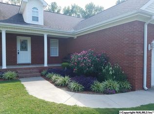 94 Abercrombie Pl, Guntersville, AL 35976
