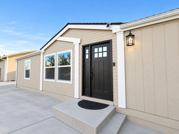 2132 Barberry Way