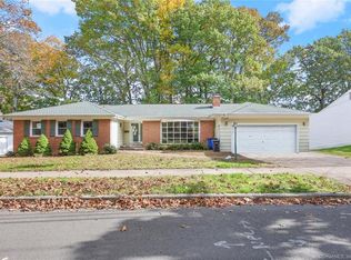 140 Stevenson Rd, New Haven, CT 06515