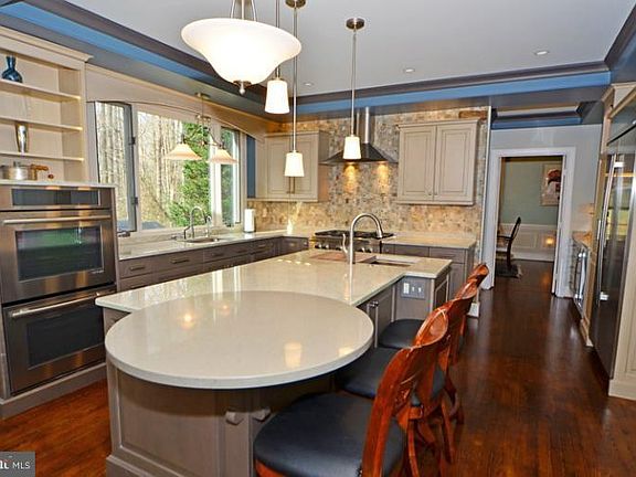 3rd image of 1008 Kimberly Pl
