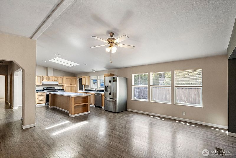 3rd image of 6902 87th Street NW