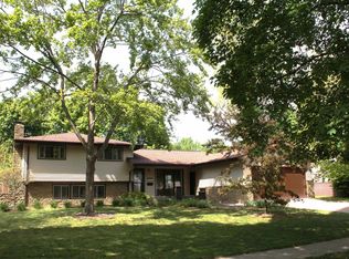 2817 Canterbury Dr, Midland, MI 48642