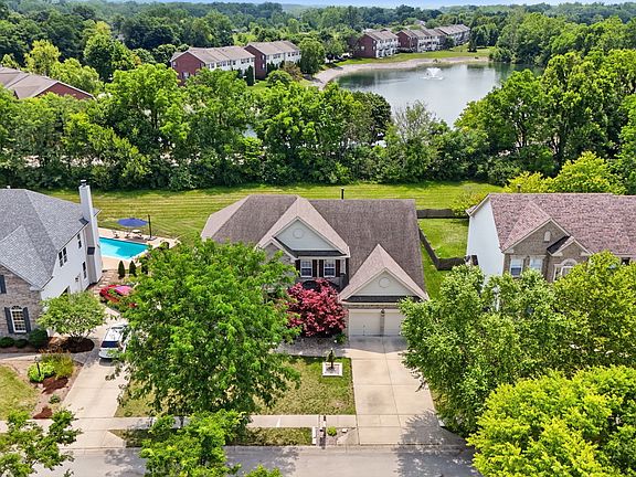 3rd image of 5729 Fairbourne Ct