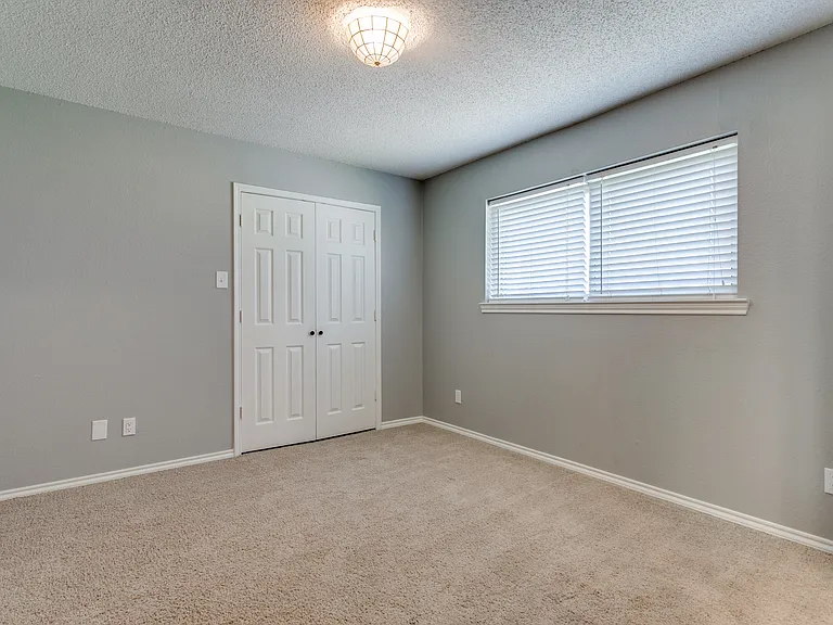 8 Winding Creek Ct — Photo 17