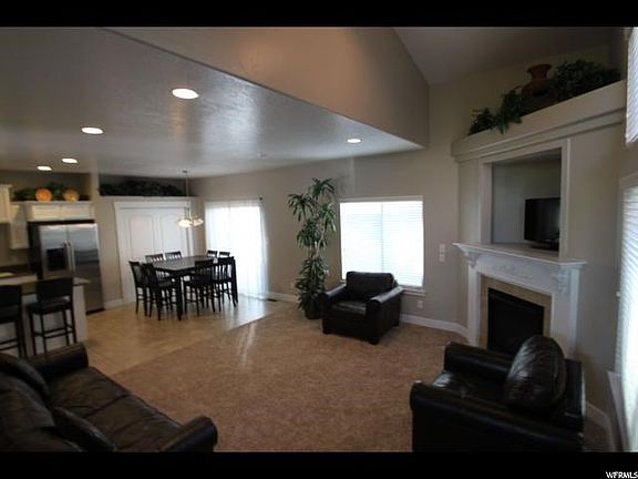 2nd image of 2664 N Elm Dr