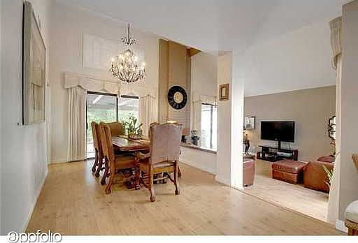 5th image of 17602 Marymont Pl