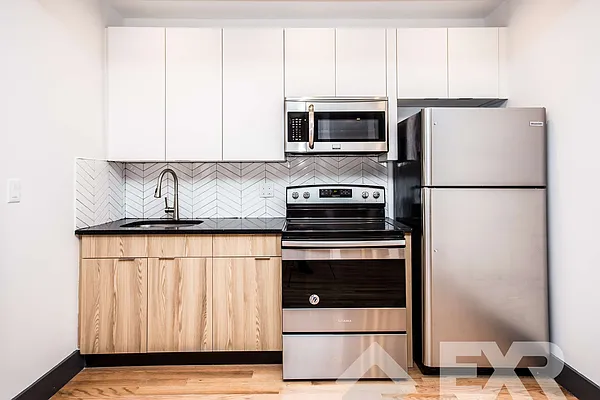 Rented by EXR | media 25