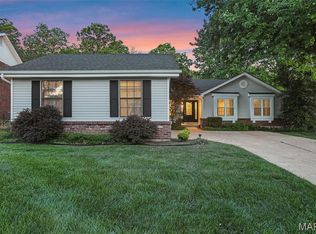 876 Sugar Hill Dr, Ballwin, MO 63021