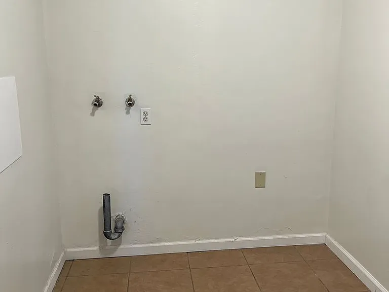4013 University Ave — Photo 12