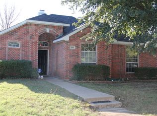 7009 Club Creek Dr, Fort Worth, TX 76137