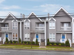 151 I U Willets Rd, Albertson, NY 11507