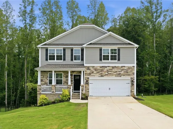 1056 Creedson Ct, Browns Summit, NC 27214