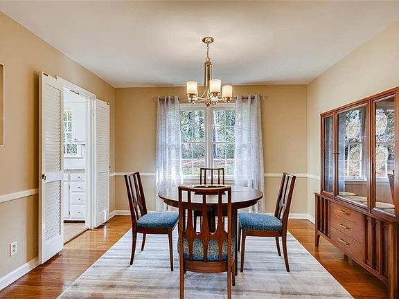 5th image of 3333 Northbrook Dr
