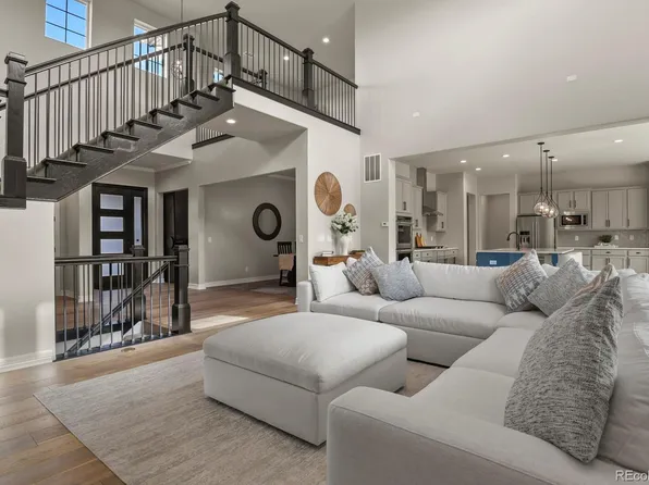 27500 E Lakeview Drive, Aurora, CO 80016