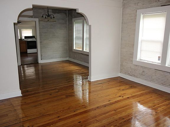 4th image of 23025 Railroad Ave