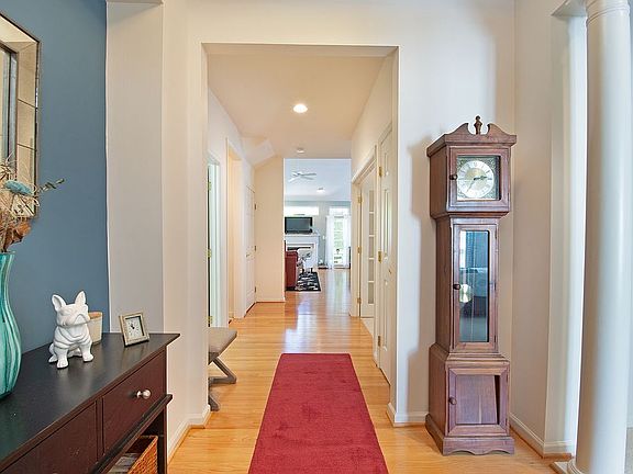 4th image of 32602 Seaview Loop