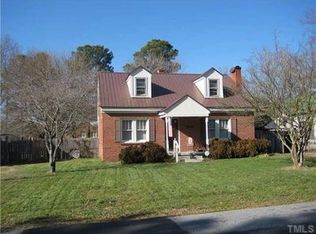 210 W Sycamore St, Zebulon, NC 27597