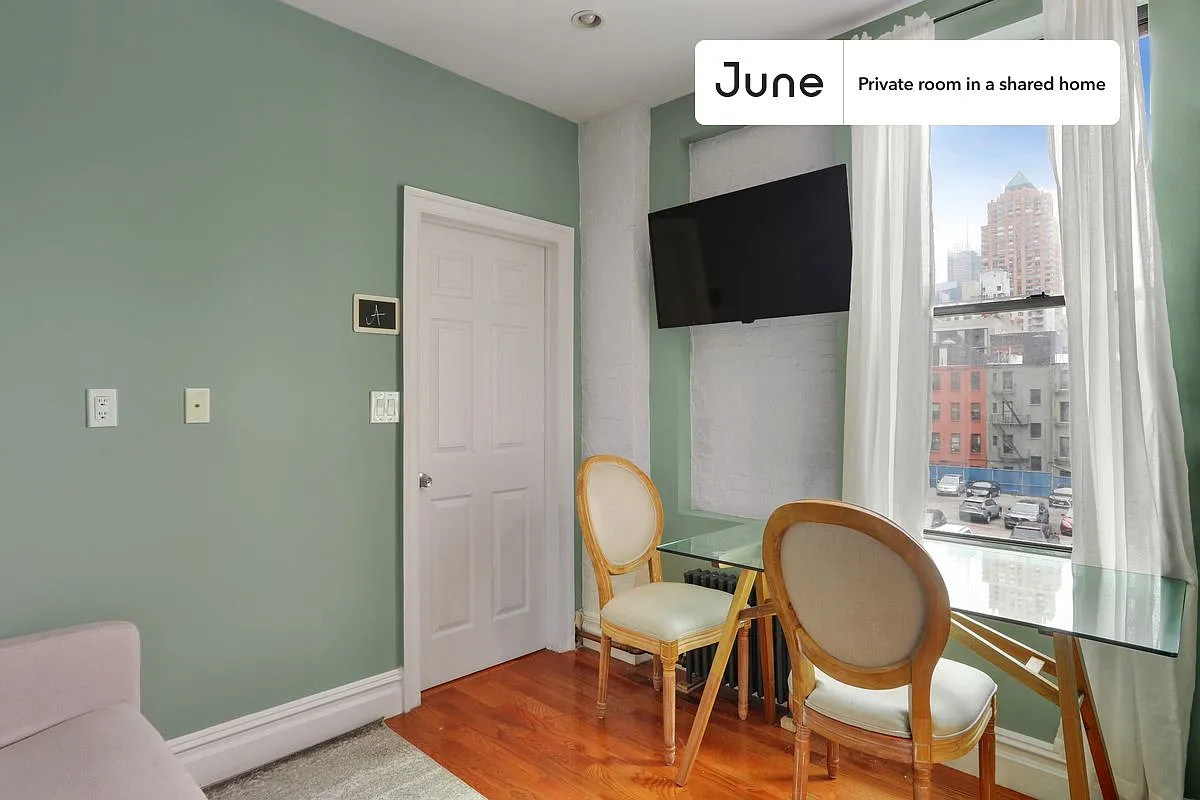 Full bedroom in 2 bed/1 bath home in Columbus Circle #736 A — Photo 4