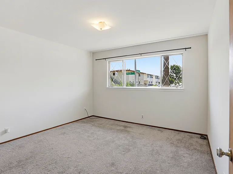 2105 Royal Dr #1 — Photo 12