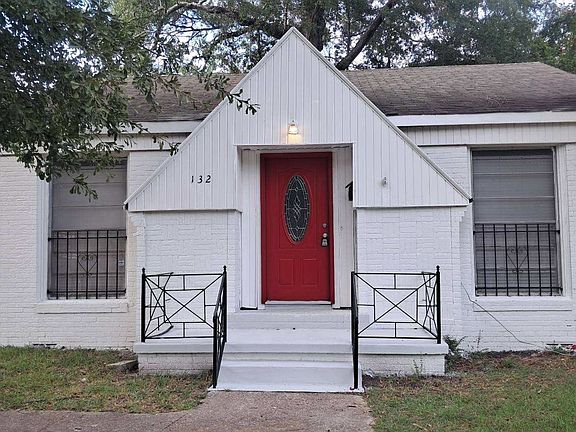 2nd image of 132 E Robinson Pl