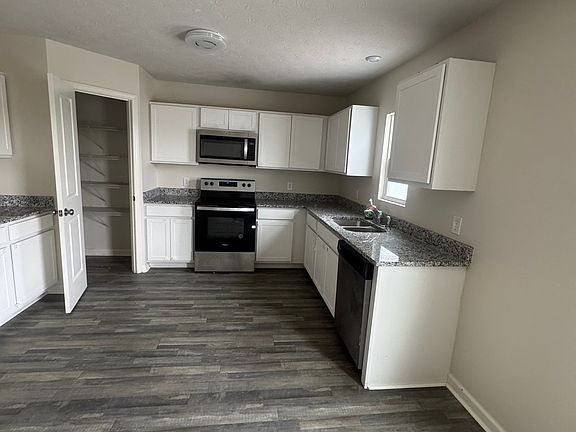 4th image of 2205 S 16th Pl