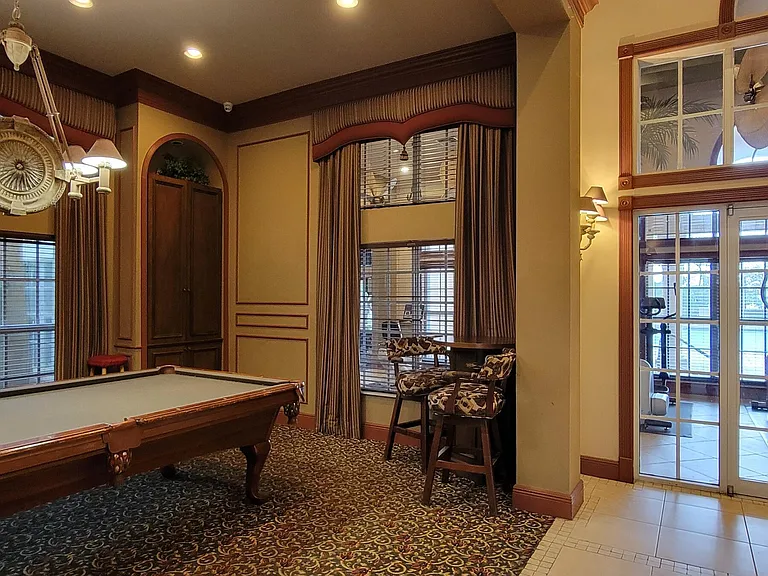 400 Scotia Dr #203 — Photo 4