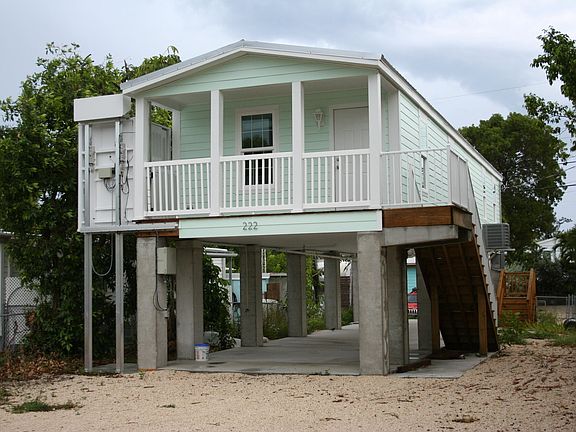 3rd image of 222 Oleander Dr
