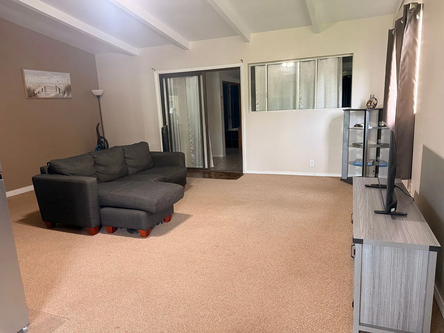 Cozy 1 Bedroom / 1 Bath Island-Style Living! — Photo 2