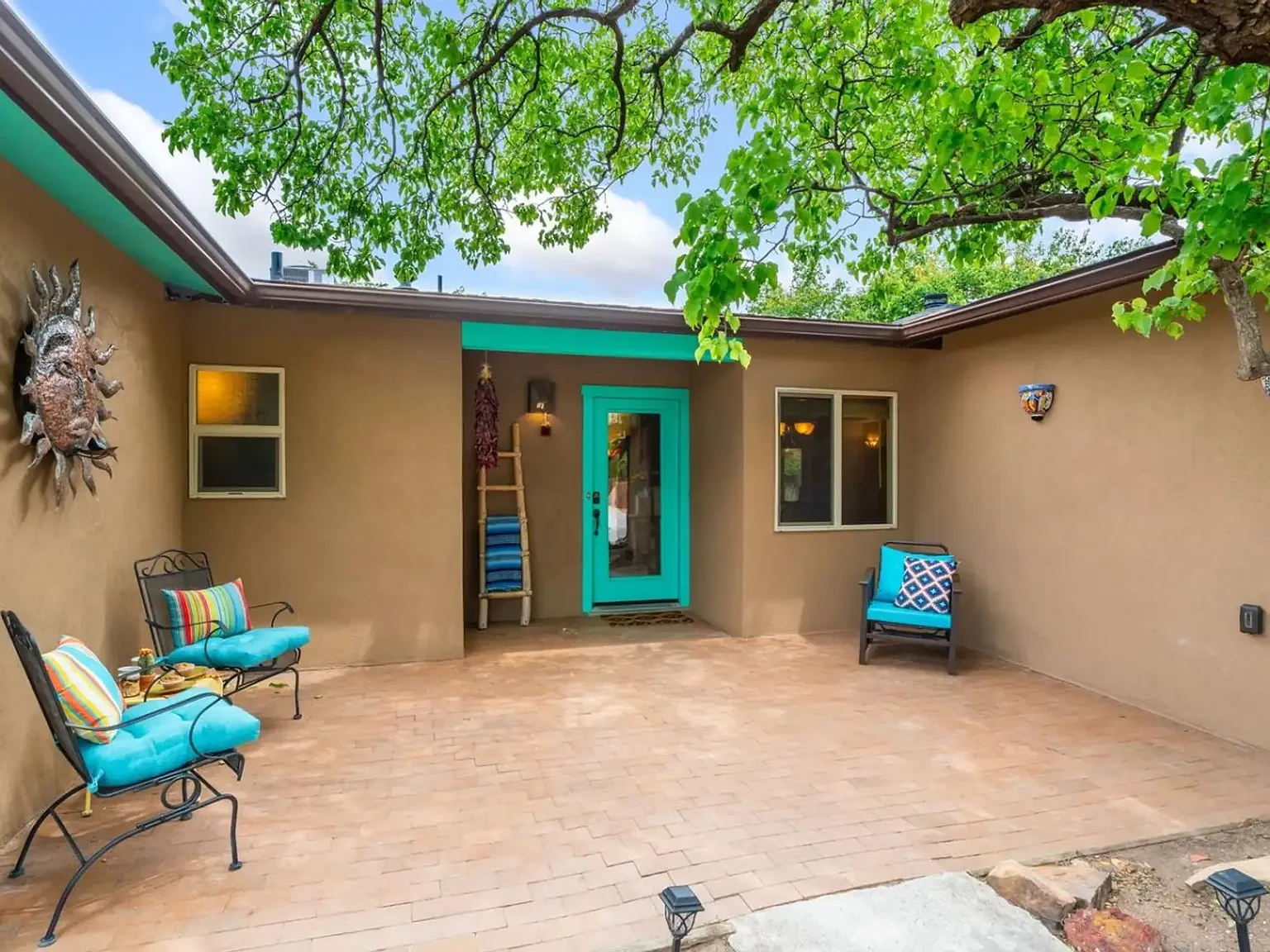 4 bed, 1500 sqft, $5,500 — Photo 1